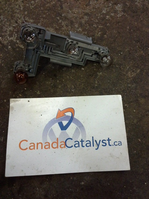 MK5/MK6 Golf/Jetta Wagon Passenger BULB TRAY 1K9945258