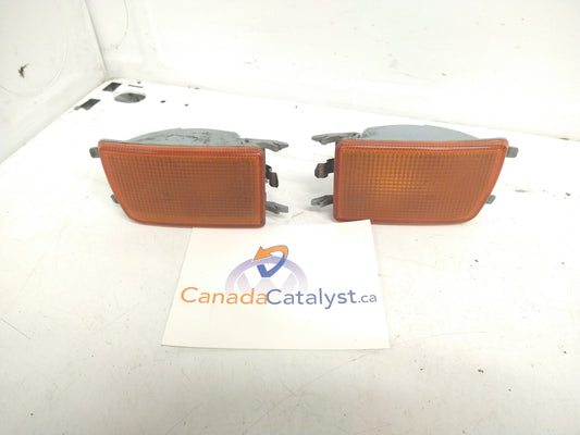 MK3 Euro Front Bumper Amber Signal Light SET 1H0953155C