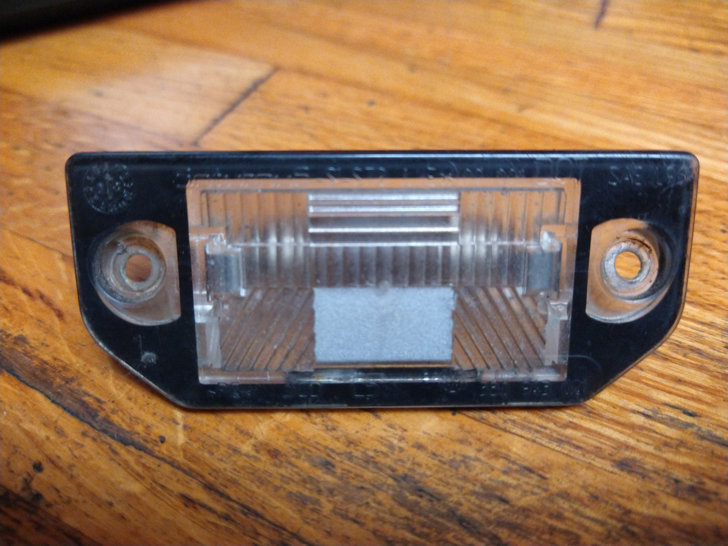 B5 License Plate LIGHT 3B0943021