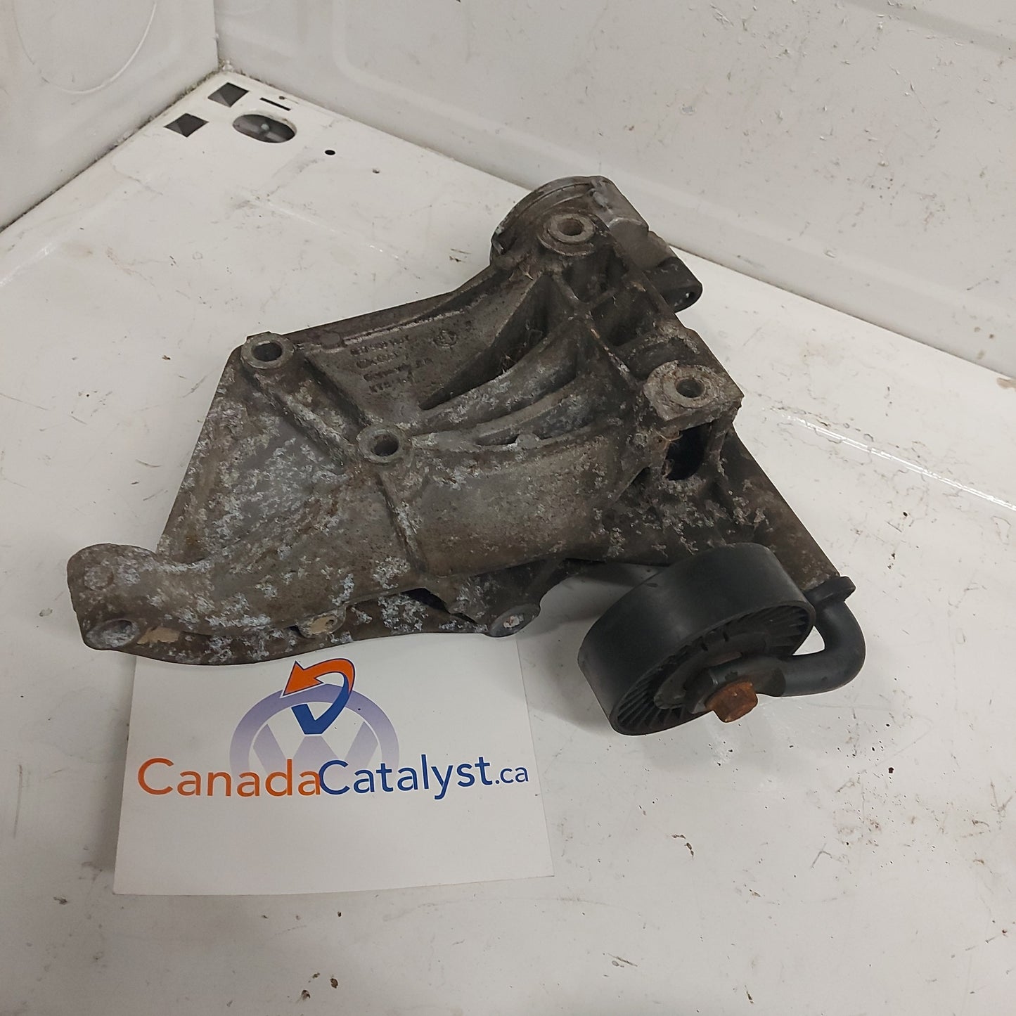 MK3 Gas Accessory Bracket And Tensioner Non A/C 037903143C