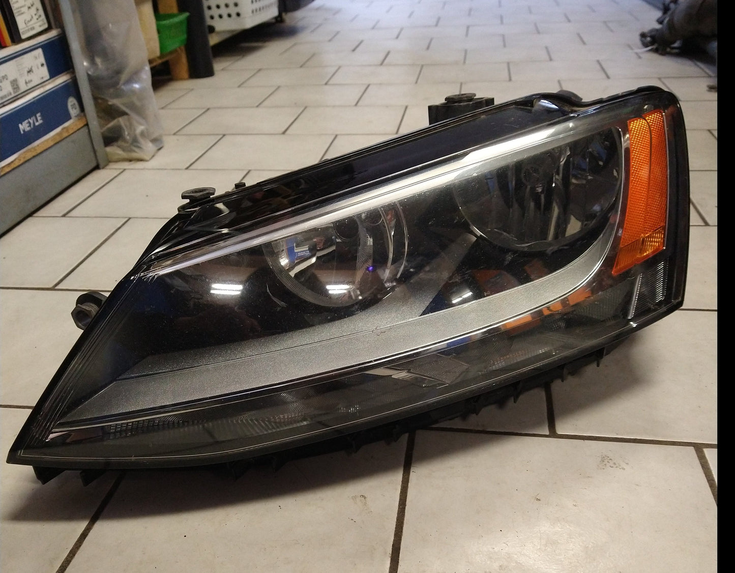 MK6 Jetta Driver HEADLIGHT