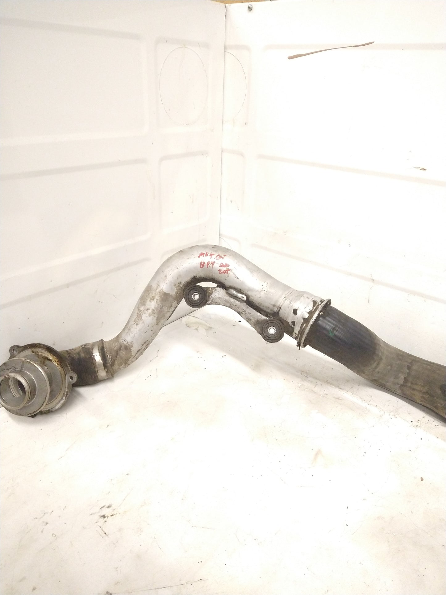 B6/MK5 Turbo Outlet HOSE