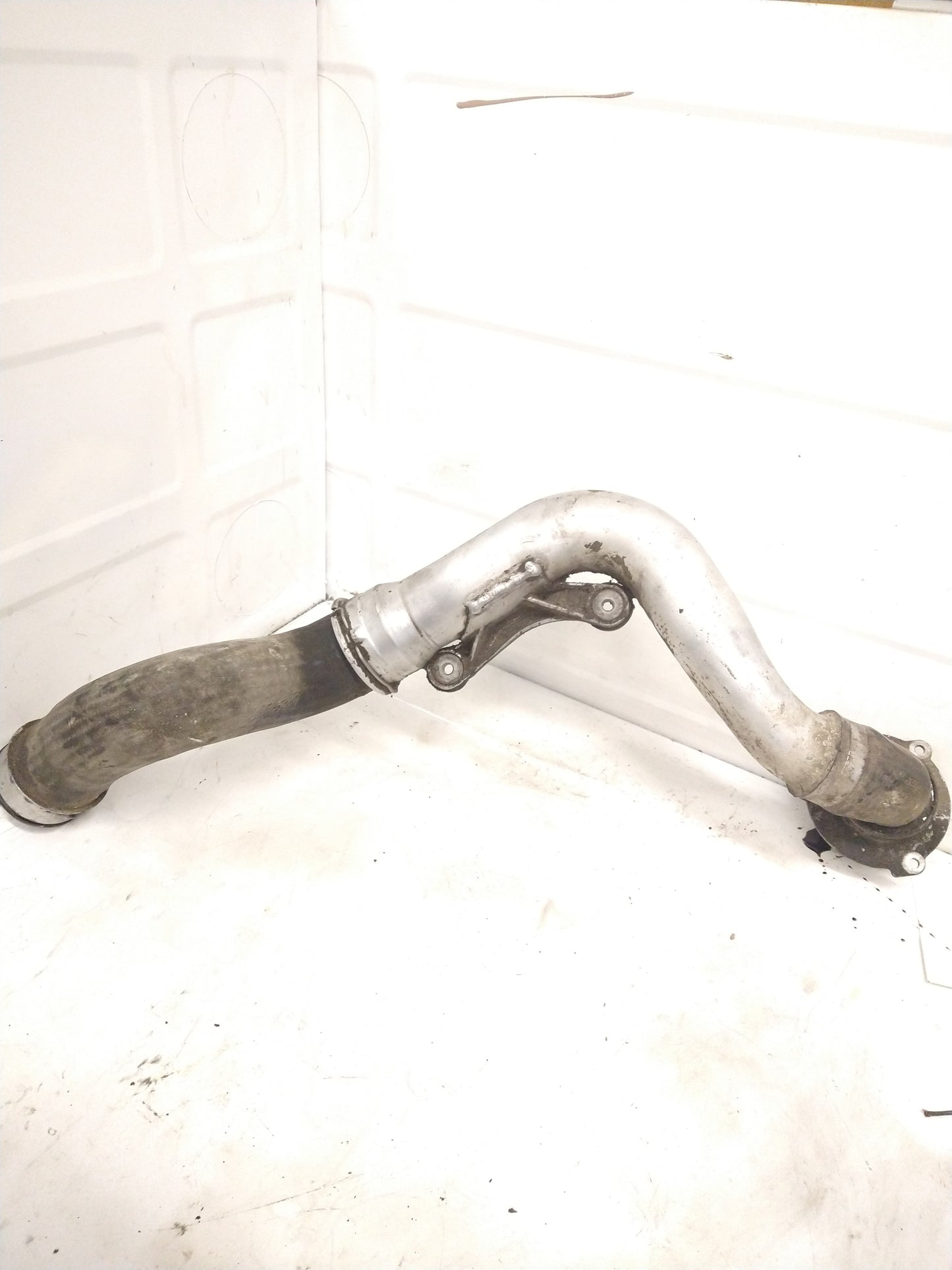 B6/MK5 Turbo Outlet HOSE