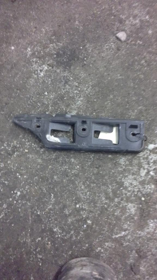 MK5 Jetta Front Passenger Bumper Guide BRACKET