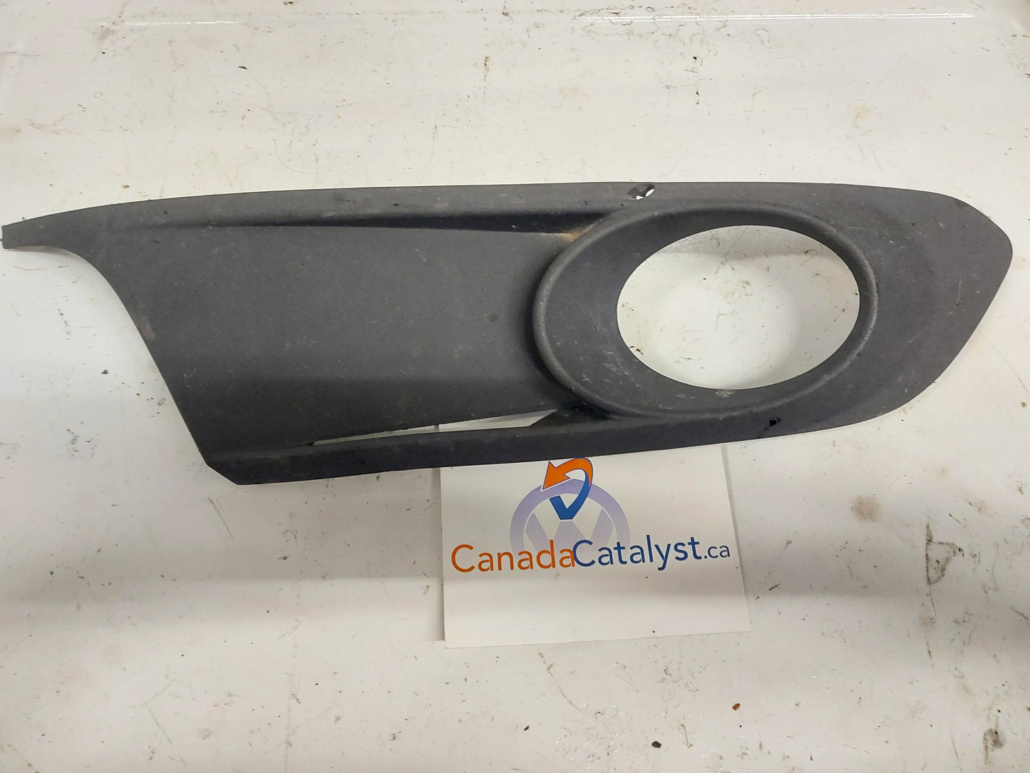 MK6 Jetta Passenger With Fog LOWER GRILLE 5C6853666A