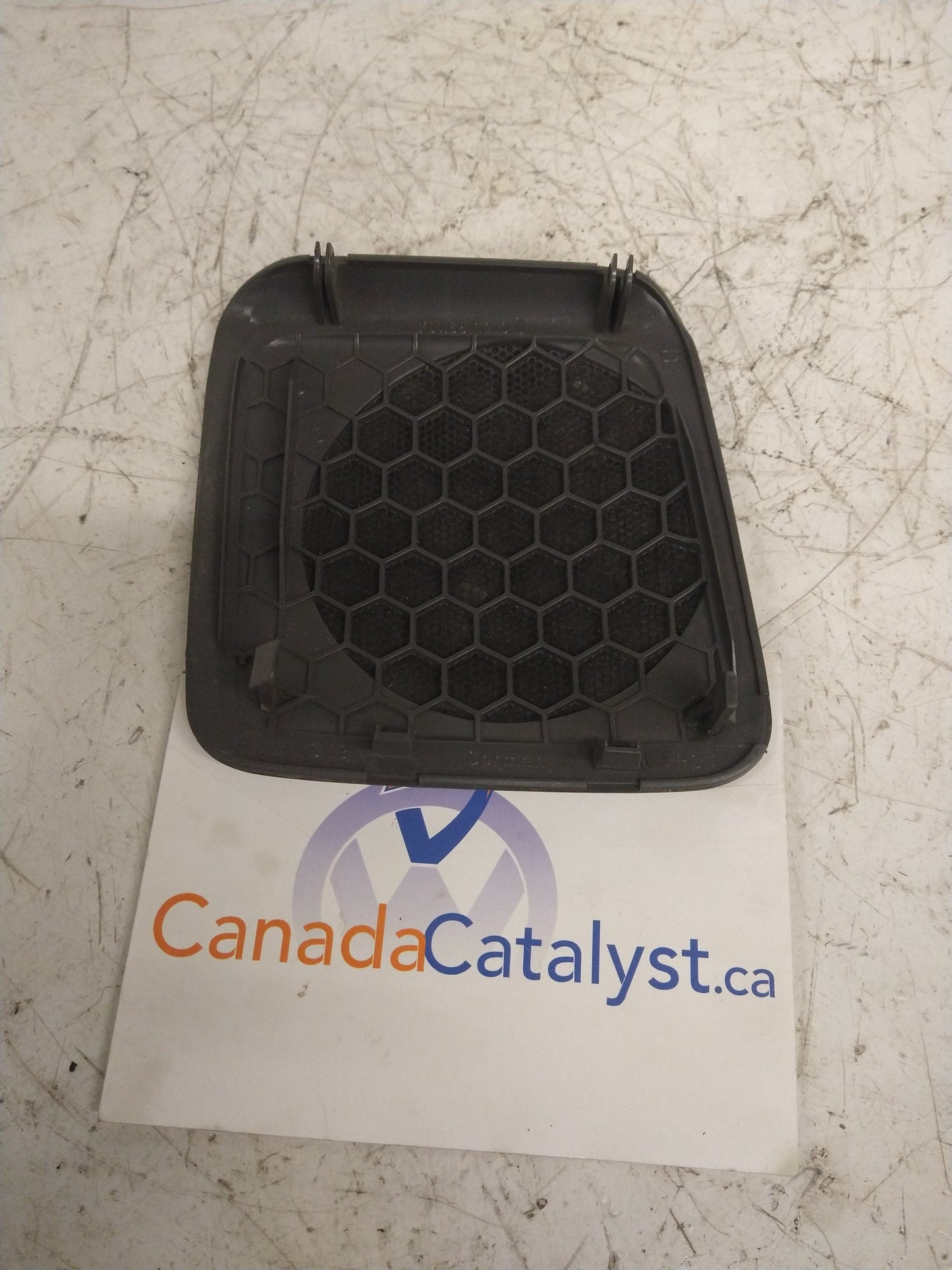 T4 Passenger Speaker GRILLE 701857210