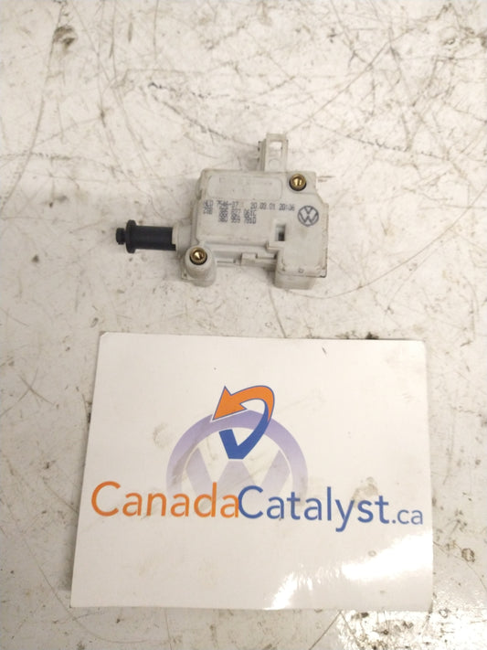 B5/B5.5 Trunk Lock ACTUATOR 3B0959781D