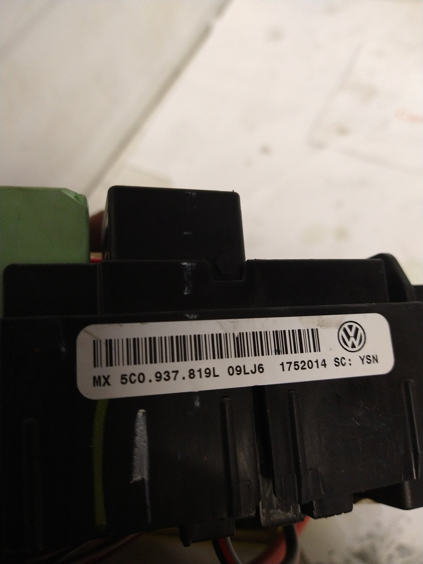 B6 Engine Fuse and Relay Box 5C0937819L