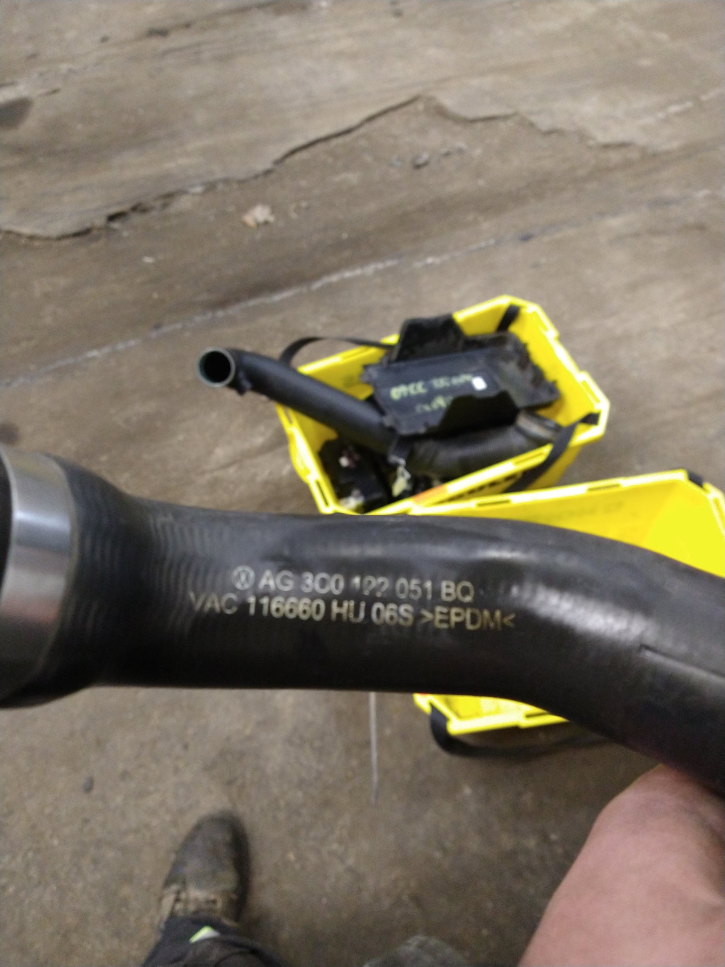 B6 Lower Radiator Hose 3C0122051BQ