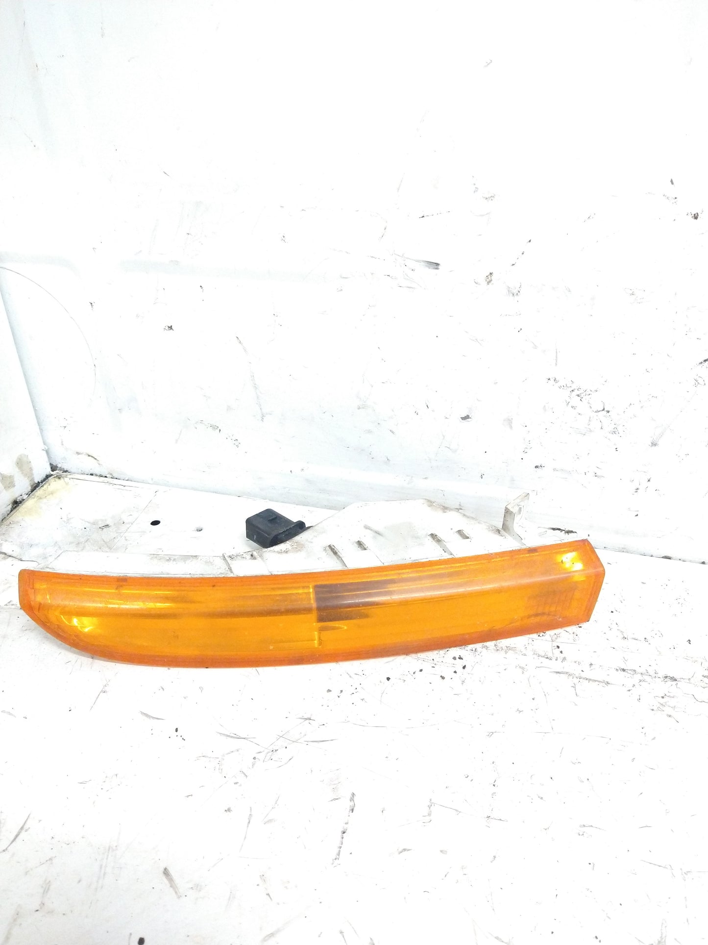 B6 CC Passenger Bumper REFLECTOR