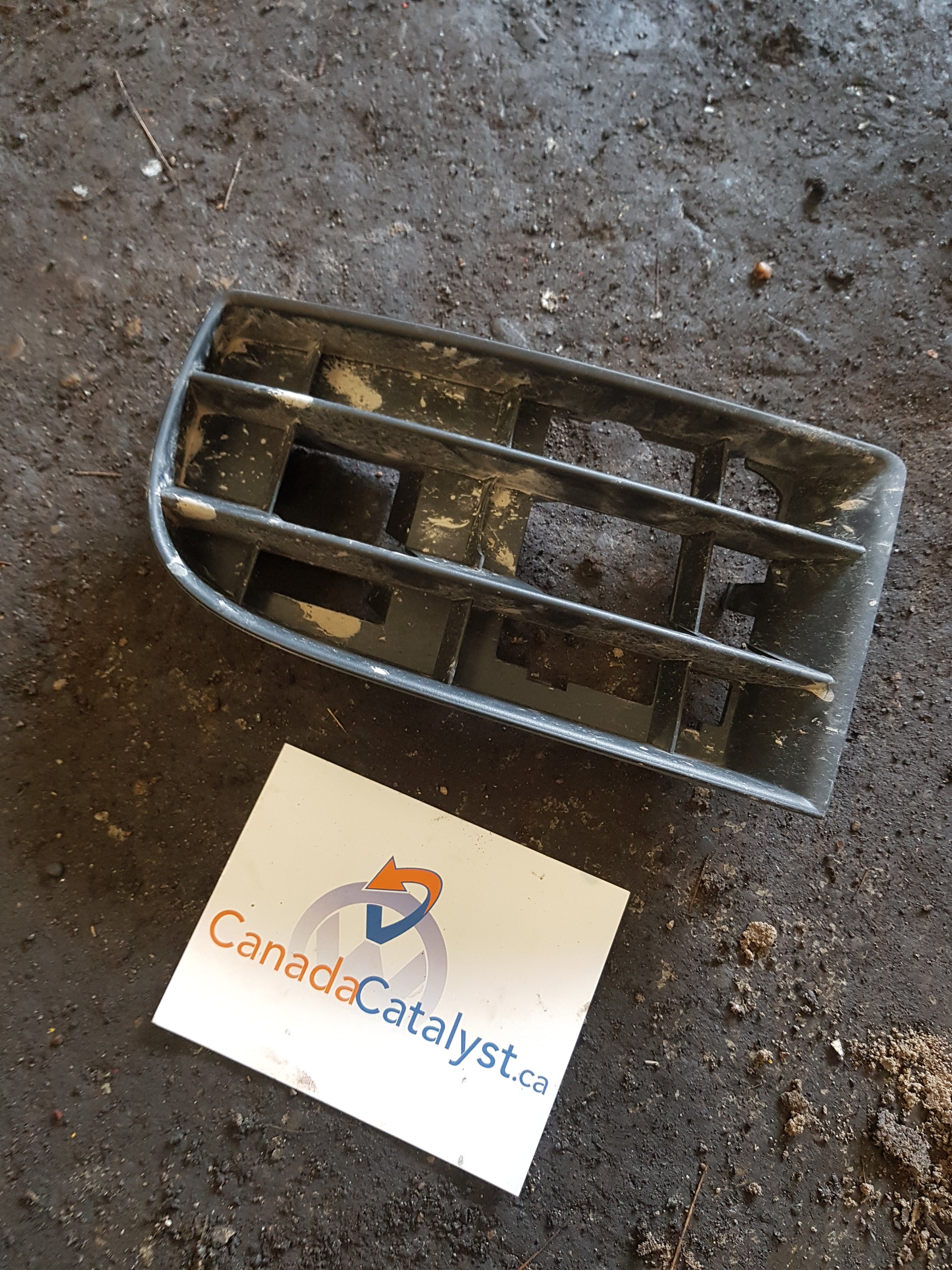 MK5 Rabbit Passenger Lower Bumper GRILLE – V DUB HUB