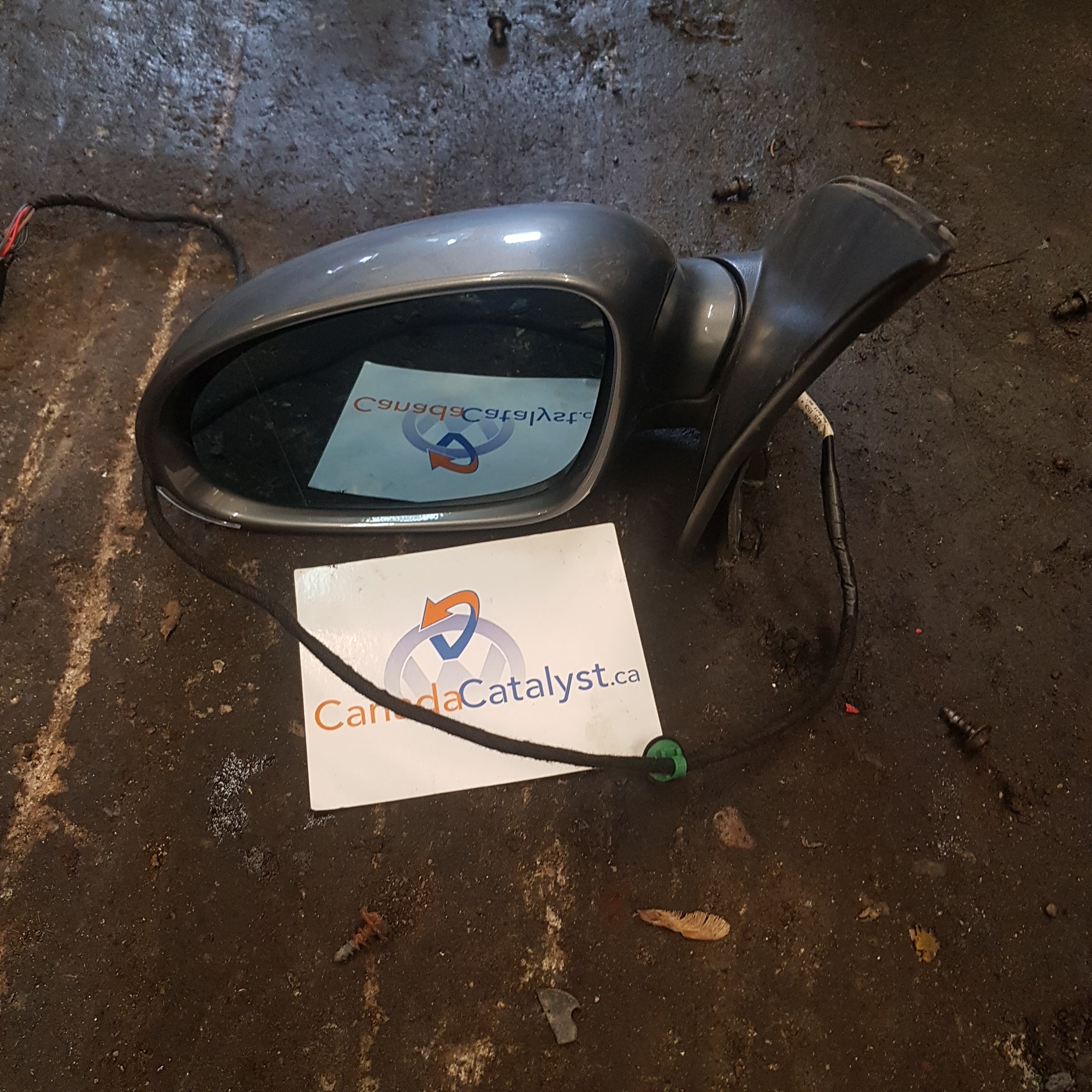 thumbnail image 2 of AM Autoparts Left Driver Side Power Heated Side Mirror For 2000-2005 Saturn L Series Sedan - Paint To Match 2 of 4