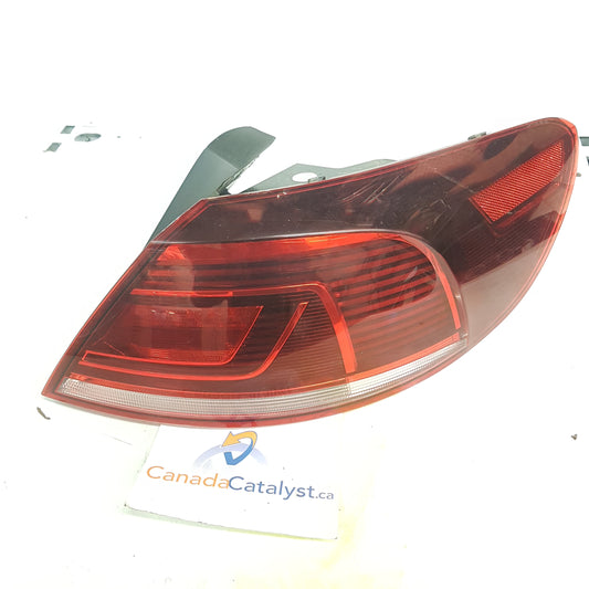 B7 CC Passenger TAIL LIGHT LED 3C8945208R