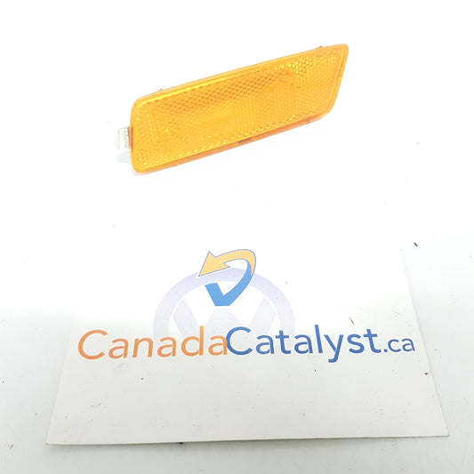 MK5 Front driver Bumper Marker LIGHT 1K5945071A