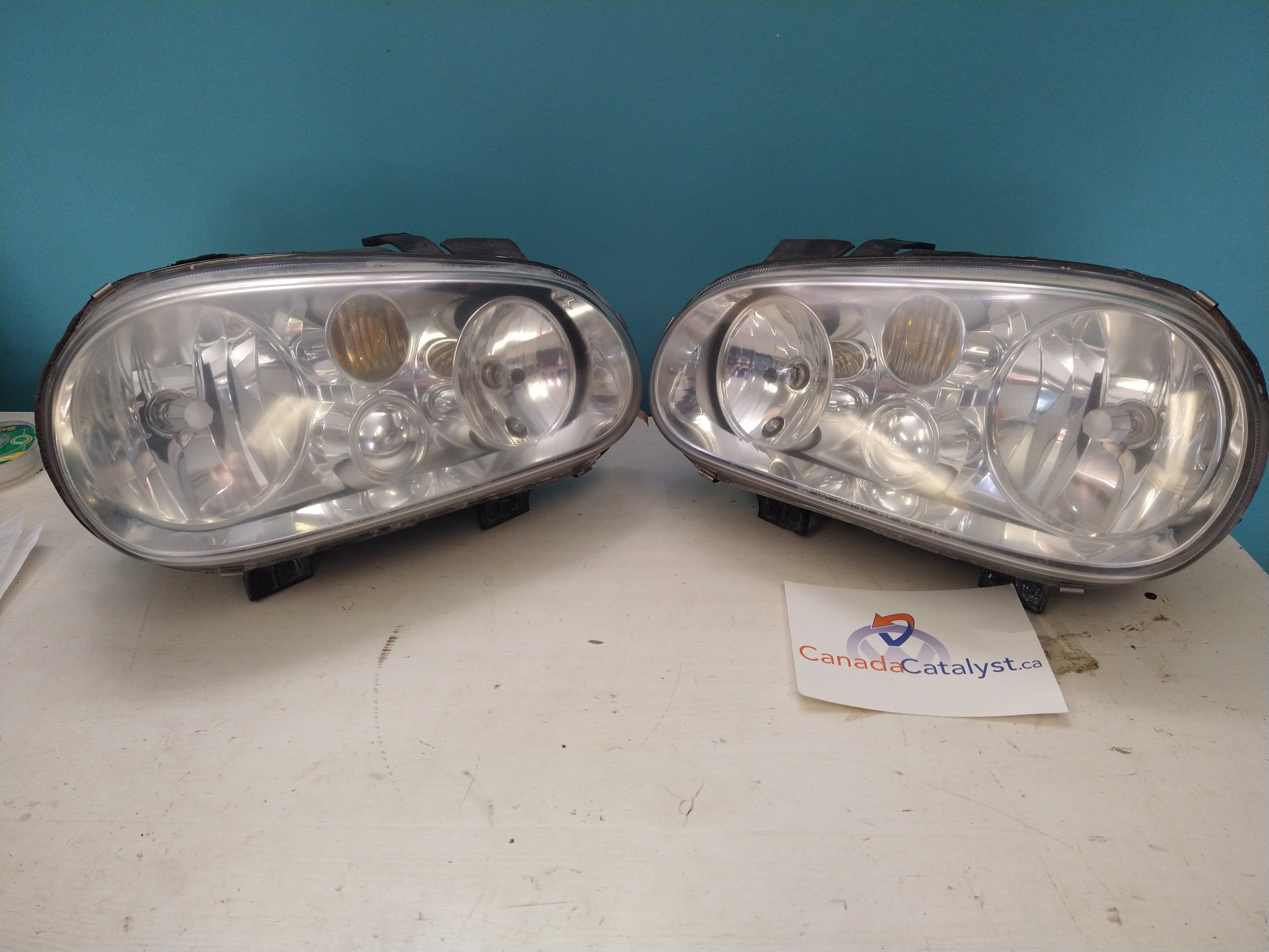 MK4 Golf HEADLIGHT SET V DUB HUB