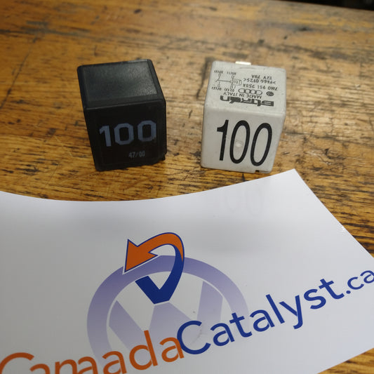 RELAY #100 -7M0951253A