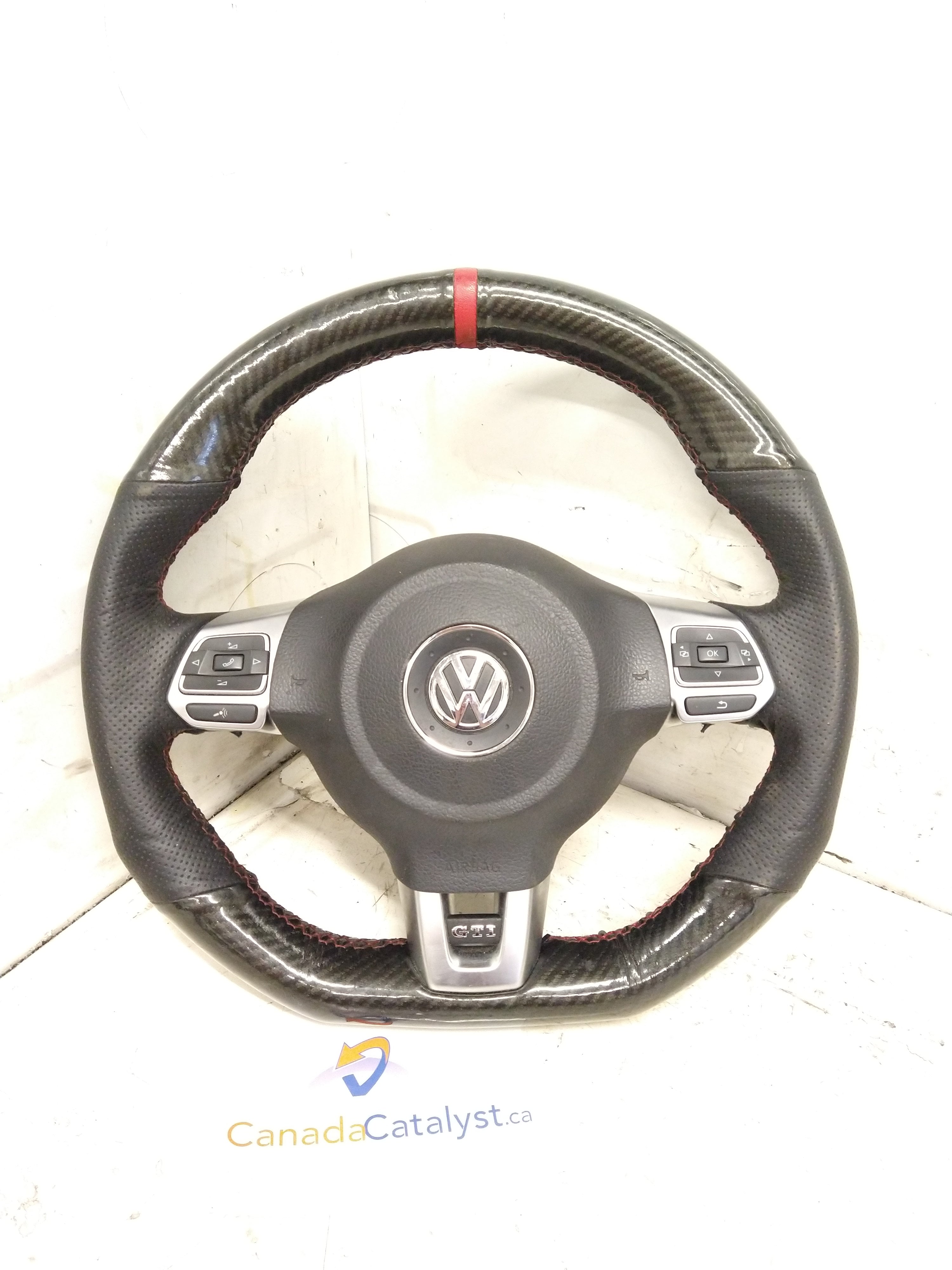 MK6 GTI STEERING WHEEL V DUB HUB