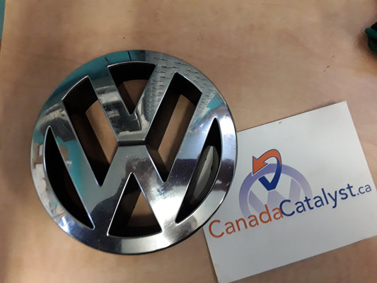 Tourareg/Routan EMBLEM 7L6853601